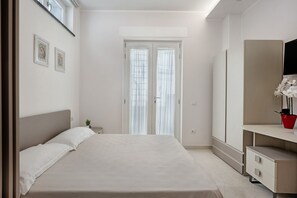 1 habitación, tabla de planchar con plancha, wifi gratis y ropa de cama 