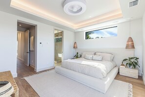 5 bedrooms, WiFi, bed sheets