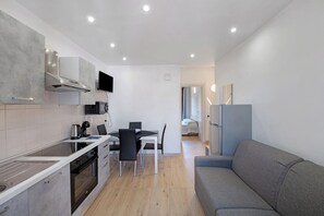 Interior - Apartment 'Sandrina' with Balcony, Wi-Fi and Air Conditioning (Caprino Veronese)