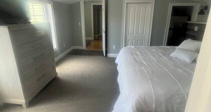 Charming apartment in fabulous Westerly with AC, WiFi