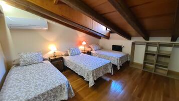 6 dormitorios, tabla de planchar con plancha, wifi gratis y ropa de cama