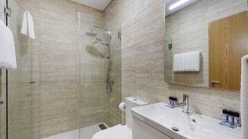 Douche, serviettes fournies