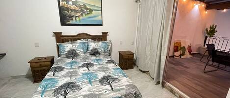 4 bedrooms, desk, iron/ironing board, free WiFi