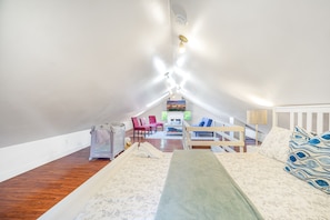 3 habitaciones, tabla de planchar con plancha y cuna de viaje