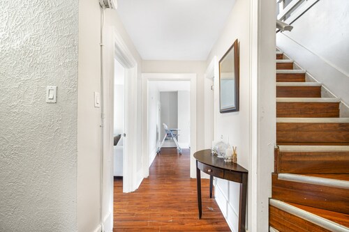 Your home away from home in Thorold, ON - Niagara Falls