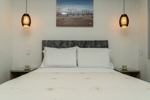 1 bedroom, bed sheets