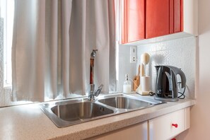 Interior - Apartment 'Estia' with Shared Terrace, Wi-Fi and Air Conditioning (Salamina)