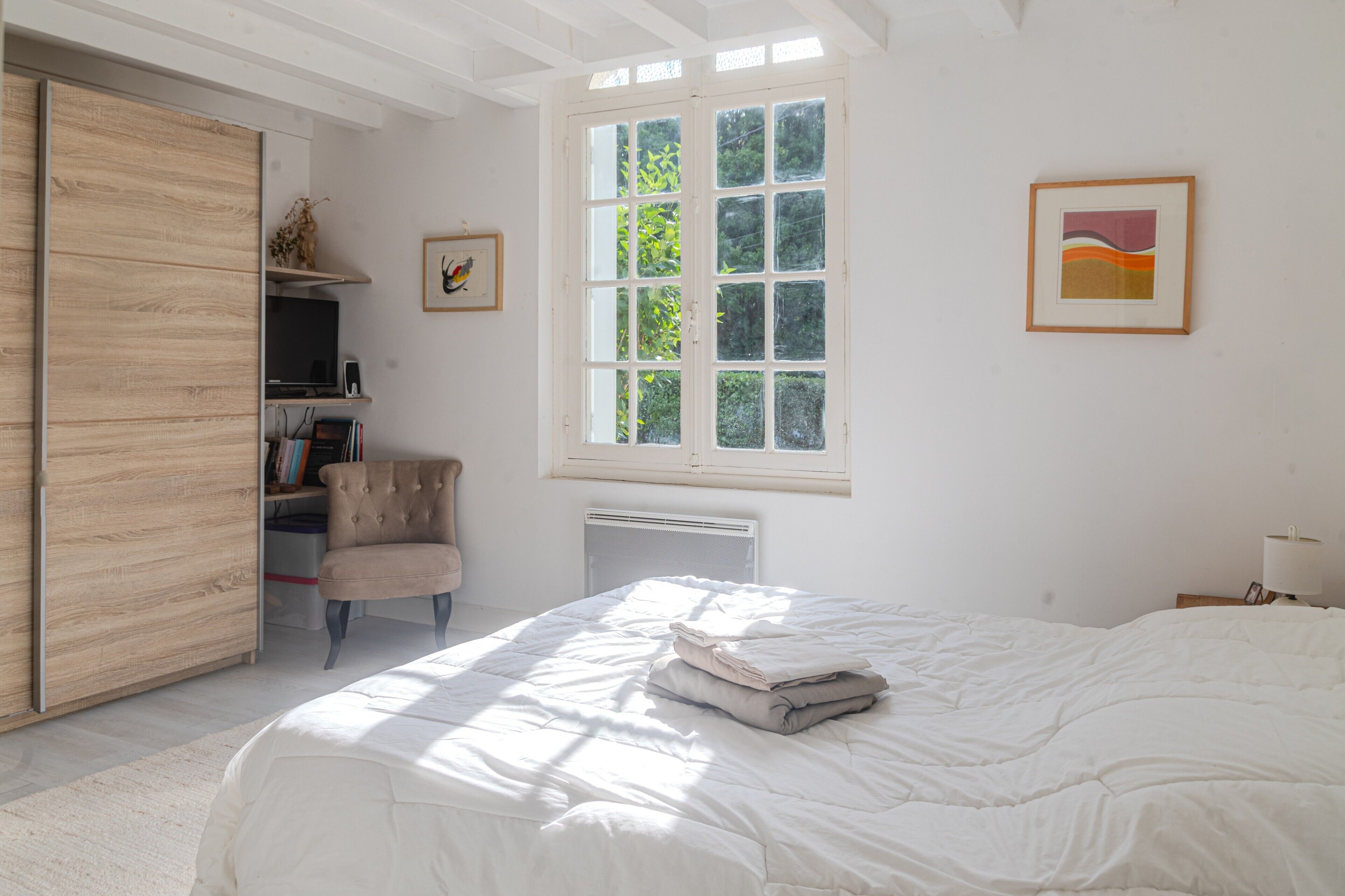 2 bedrooms, iron/ironing board