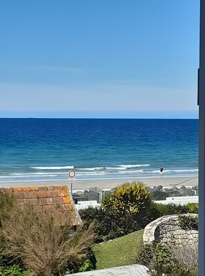 Na praia