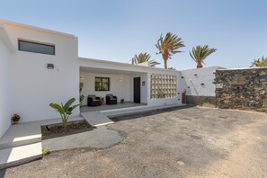 Exterior - Vacation Home 'Ternemoyschool' with Mountain View, Private Terrace and Wi-Fi (Pájara)