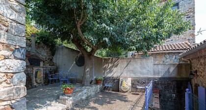 Country House 'Le Bacci' with Mountain View, Private Garden and Wi-Fi