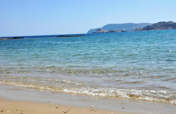 Una spiaggia nelle vicinanze