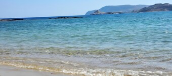 Apartment 'Seaview House Ground Floor' with Sea View, Wi-Fi and Air Conditioning