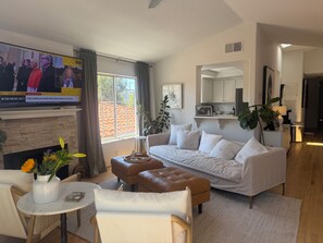 Smart TV, fireplace