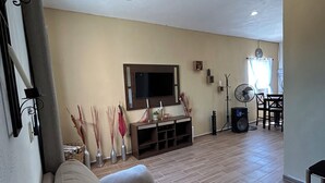 ห้องคอมฟอร์ท, วิวเมือง | บริเวณนั่งเล่น