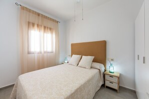 2 bedrooms, iron/ironing board, free WiFi, bed sheets