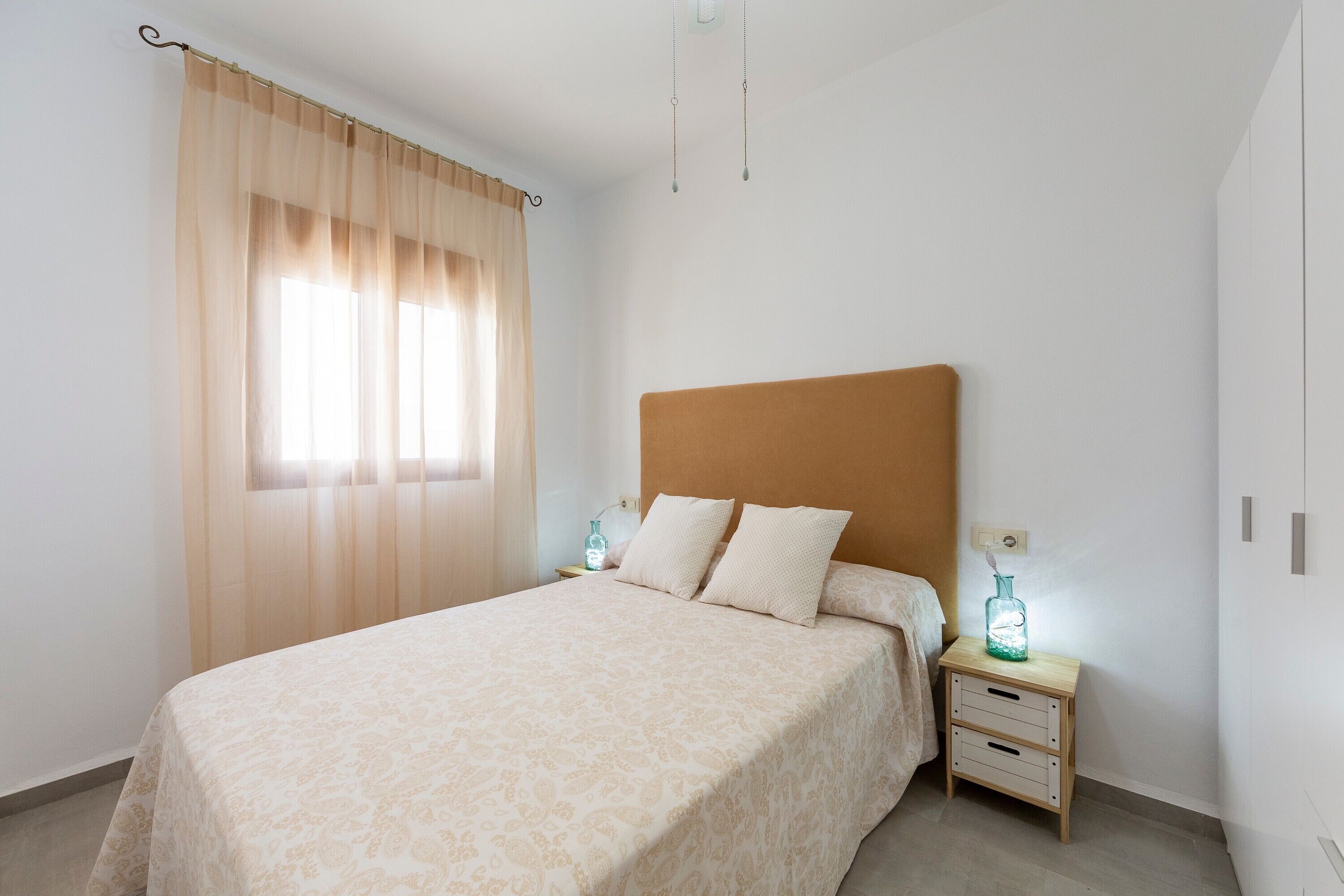 2 slaapkamers, een strijkplank/strijkijzer, gratis wifi, beddengoed