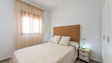 2 slaapkamers, een strijkplank/strijkijzer, gratis wifi, beddengoed