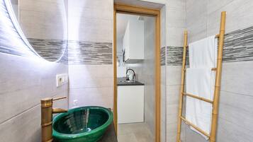 Dutxa, assecador de cabells i tovalloles