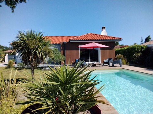 Welcome to Biscarrosse Ville, in this comfortable house located on a quiet street — ideal for...