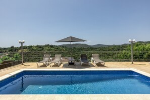 Pool - Holiday Home 'Olive' with Private Pool, Wi-Fi and Air Conditioning (Lloret de Mar)