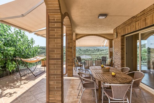 Holiday Home 'Olive' with Private Pool, Wi-Fi and Air Conditioning