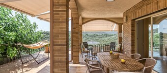 Holiday Home 'Olive' with Private Pool, Wi-Fi and Air Conditioning