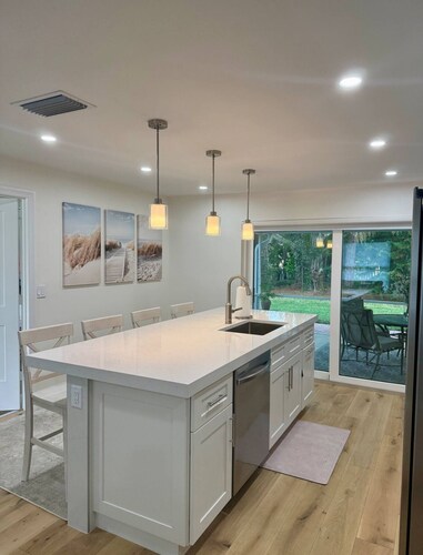 Fully renovated 2-bedroom house in Bonita Springs Florida, Beach 5min away!