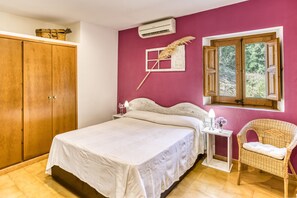 6 Schlafzimmer, Bügeleisen/Bügelbrett, kostenloses WLAN, Bettwäsche