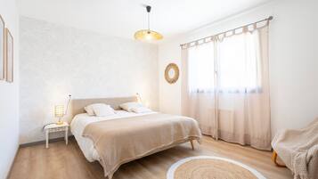 2 chambres, fer et planche Ă repasser, Wi-Fi, draps fournis