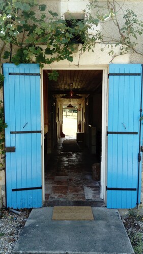 Maison 'Porcherat - Perigord Vert, Dordogne' avec vue sur lac, jardin privé et Wi-Fi