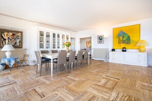 Dining - Large contemporary villa, right on the water... (Audierne)
