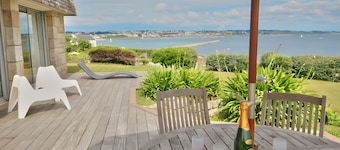 Large contemporary villa, right on the water...