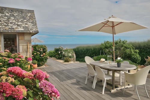 Large contemporary villa, right on the water...