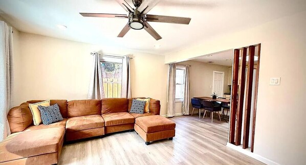 TV - Fremont - 6 bedroom 3 bath (Fremont)