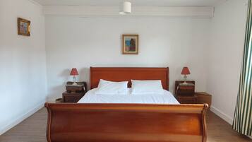 4 Schlafzimmer, kostenloses WLAN, BettwÀsche