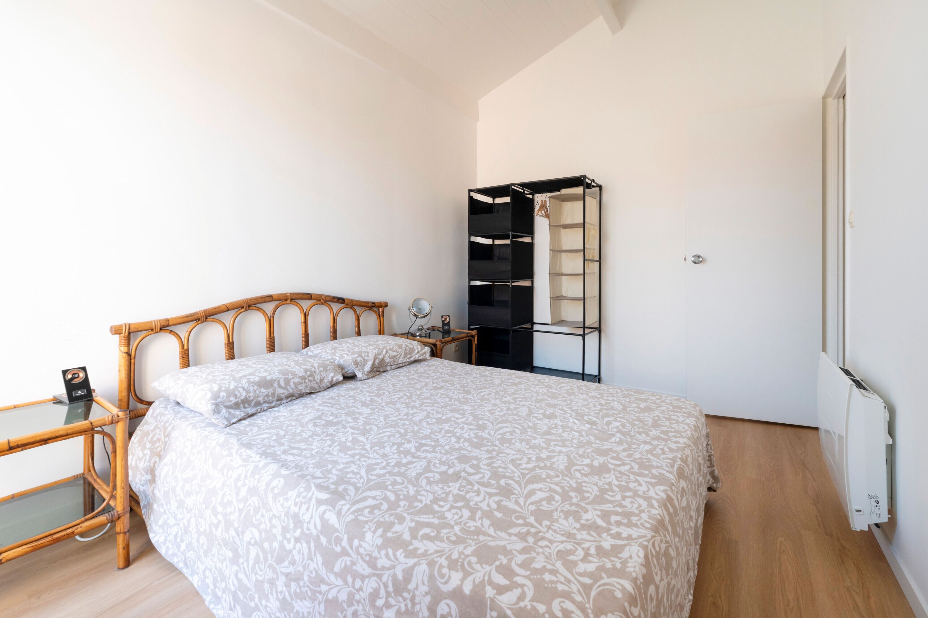 3 chambres, fer et planche à repasser, Wi-Fi gratuit, draps fournis