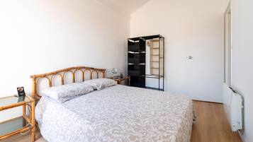 3 chambres, fer et planche Ă repasser, Wi-Fi gratuit, draps fournis