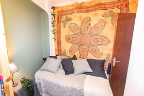 1 bedroom, free WiFi, bed sheets