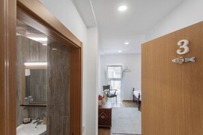 1 chambre, fer et planche à repasser, Wi-Fi gratuit, draps fournis