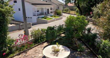 Chambre 'Santo Carlo Acutis' avec Terrasse partagée, Jardin partagé et Wi-Fi