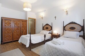 4 habitaciones, tabla de planchar con plancha y wifi gratis