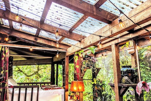 Chambre économique double, lanai, vue sur le jardin | Accès au Wi-Fi (inclus), literie fournie