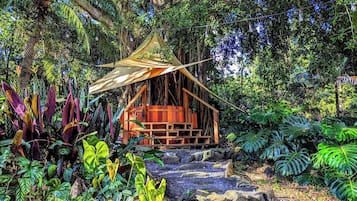 Outdoor treatment area, deep-tissue massages, Swedish massages