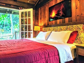 Dobbeltrom – deluxe, balkong, hageutsikt | Wi-fi (inkludert) og sengetøy