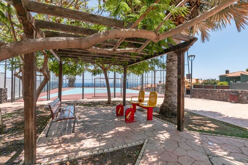 Holiday Home 'Casa La Coqueta' with Shared Pool, Wi-Fi and Air Conditioning