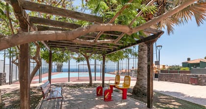 Holiday Home 'Casa La Coqueta' with Shared Pool, Wi-Fi and Air Conditioning