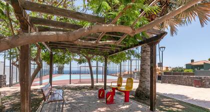 Holiday Home 'Casa La Coqueta' with Shared Pool, Wi-Fi and Air Conditioning