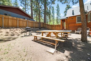 Exterior - Highland Hideaway (Big Bear Lake)