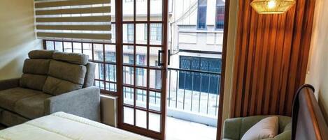 1 多间卧室、熨斗/熨衣板、上网接入、床单